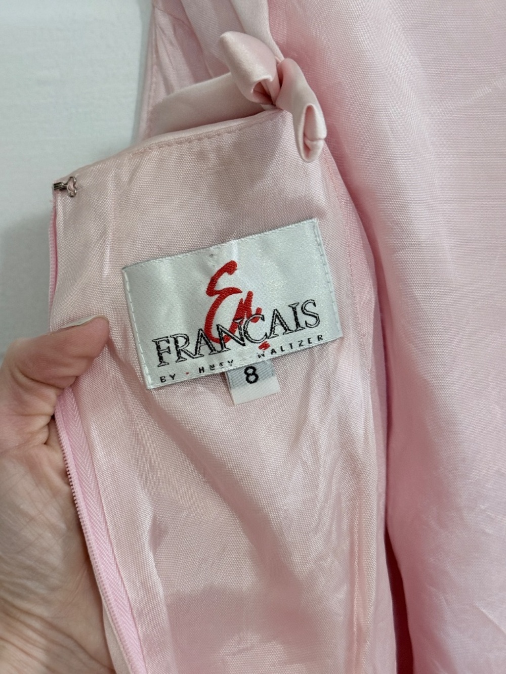 En Francais by Huey Waltzer Bow Shoulder Satin Shift Dress Size 8 - Picture 9 of 11